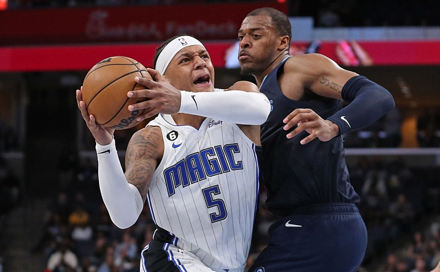 包含东部豪强:猛龙队继续领跑,战胜快船队的词条 包含东部豪强:猛龙队继续领跑,战胜快船队的词条