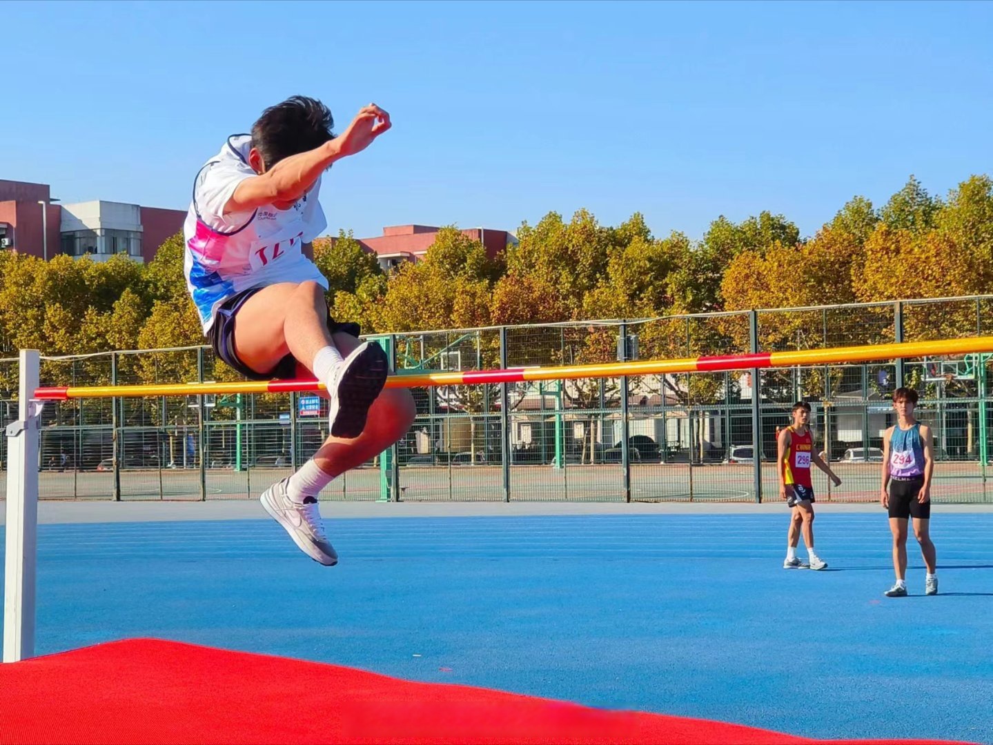 比赛中的精彩表现，让人目不暇接